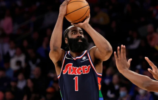  恩比德内线统治费城客场碾压纽约尼克斯取四捷  