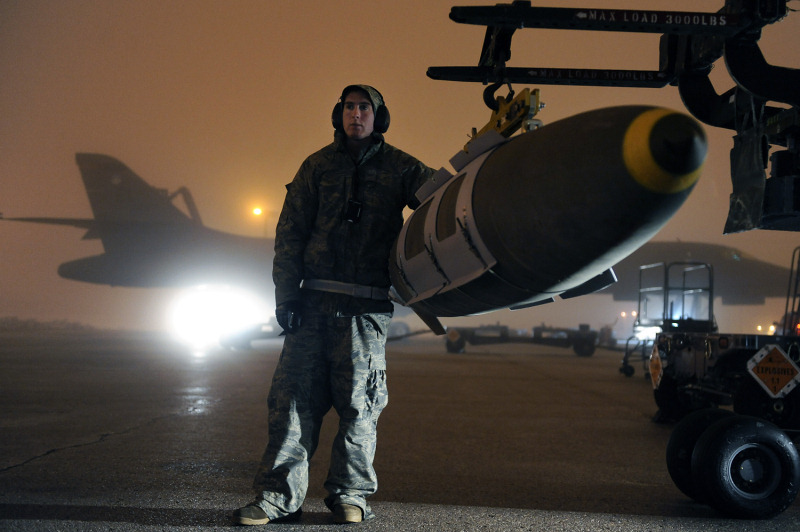  贝内文托边路突破犀利，传中制导轰炸对手禁区得手  